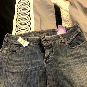 NWT SILVER JEANS ! 🔥🔥🔥